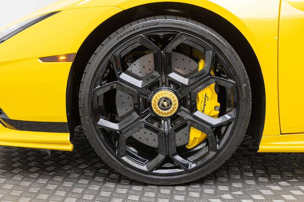 Thumbnail: 2023 Lamborghini Huracan - 7
