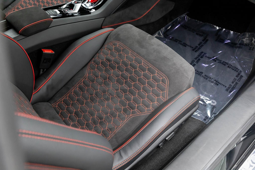 Thumbnail: 2022 Lamborghini Huracan - 16