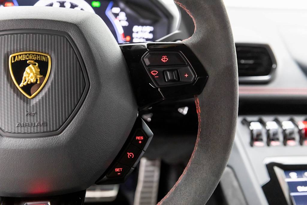 Thumbnail: 2022 Lamborghini Huracan - 32