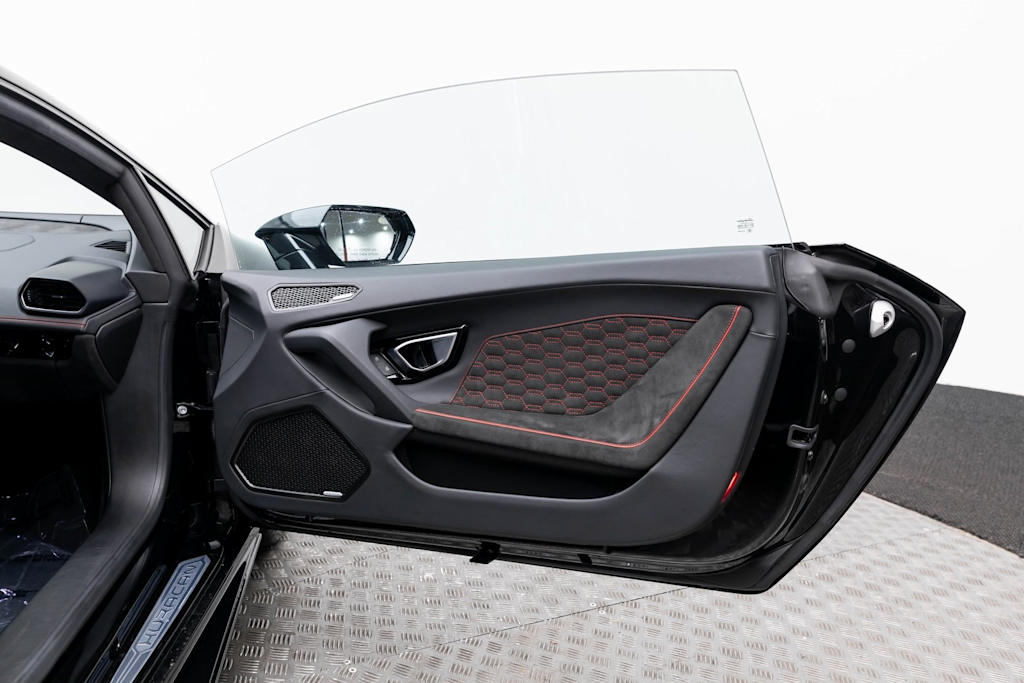 Thumbnail: 2022 Lamborghini Huracan - 36