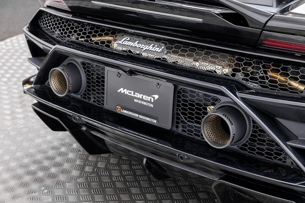 Thumbnail: 2022 Lamborghini Huracan - 8