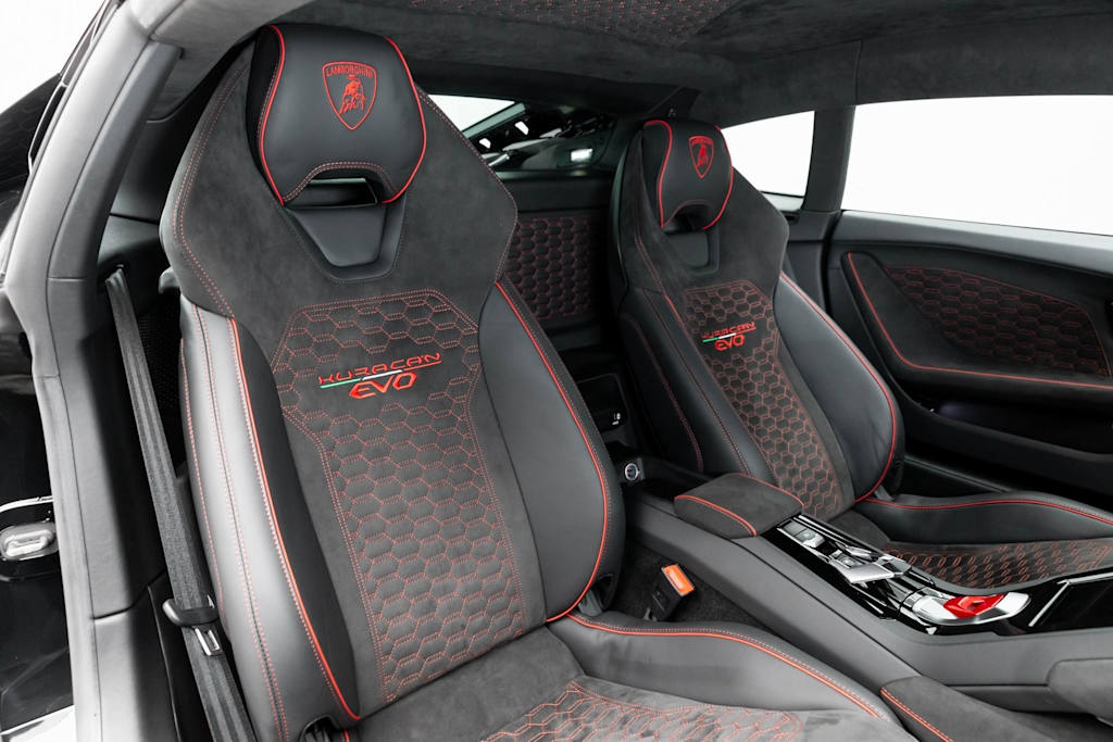 Thumbnail: 2022 Lamborghini Huracan - 19