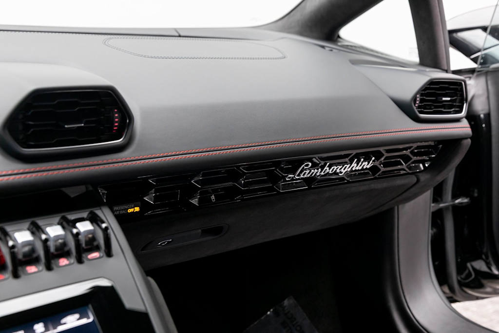 Thumbnail: 2022 Lamborghini Huracan - 35