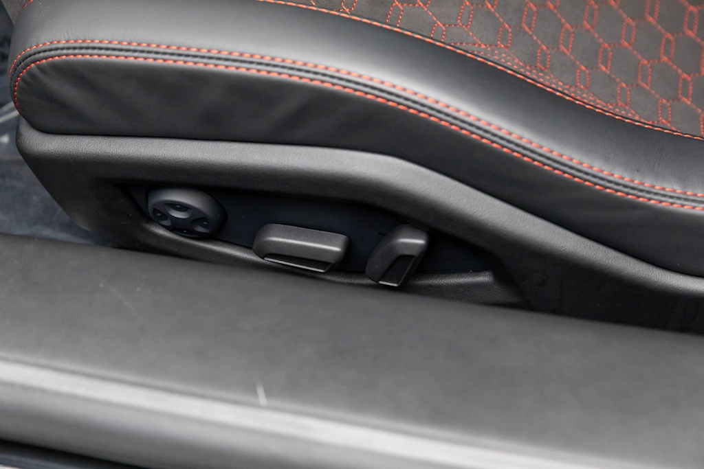 Thumbnail: 2022 Lamborghini Huracan - 28