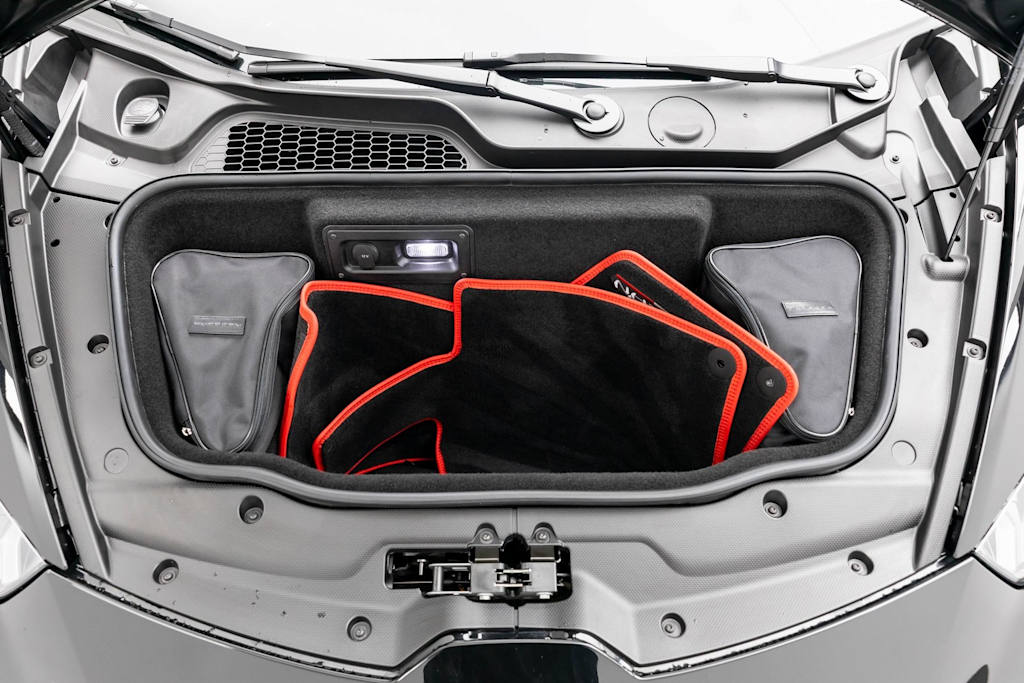 Thumbnail: 2022 Lamborghini Huracan - 22