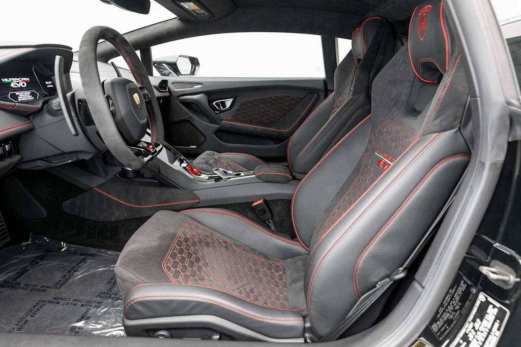 Thumbnail: 2022 Lamborghini Huracan - 10