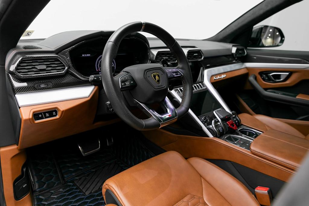 2021 Lamborghini Urus S 2