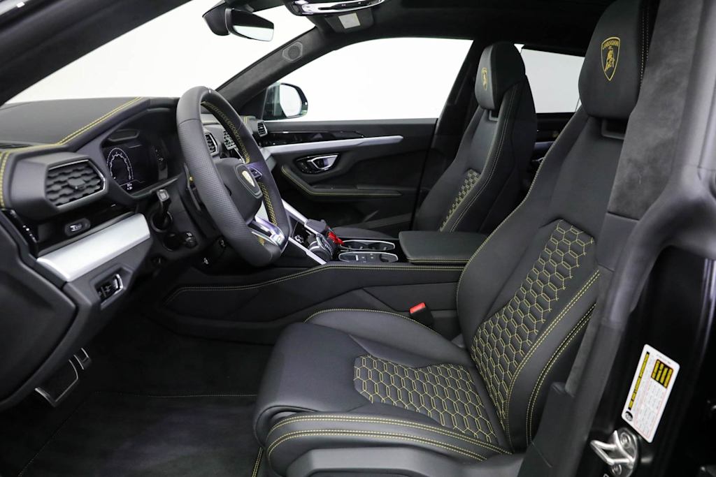 Thumbnail: 2022 Lamborghini Urus - 10