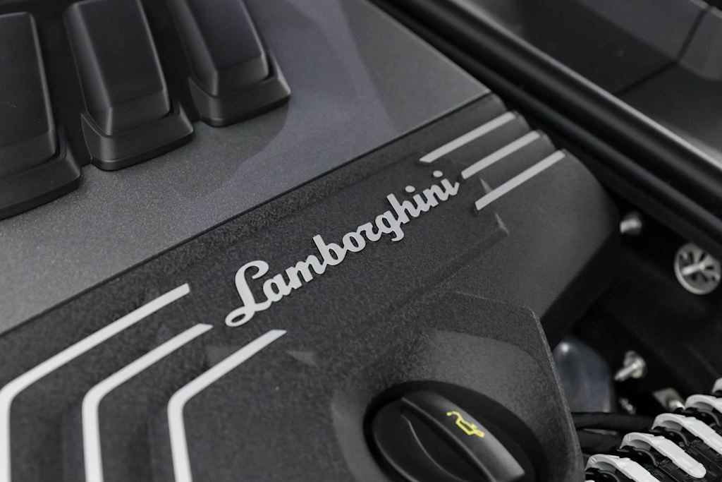 Thumbnail: 2022 Lamborghini Urus - 42