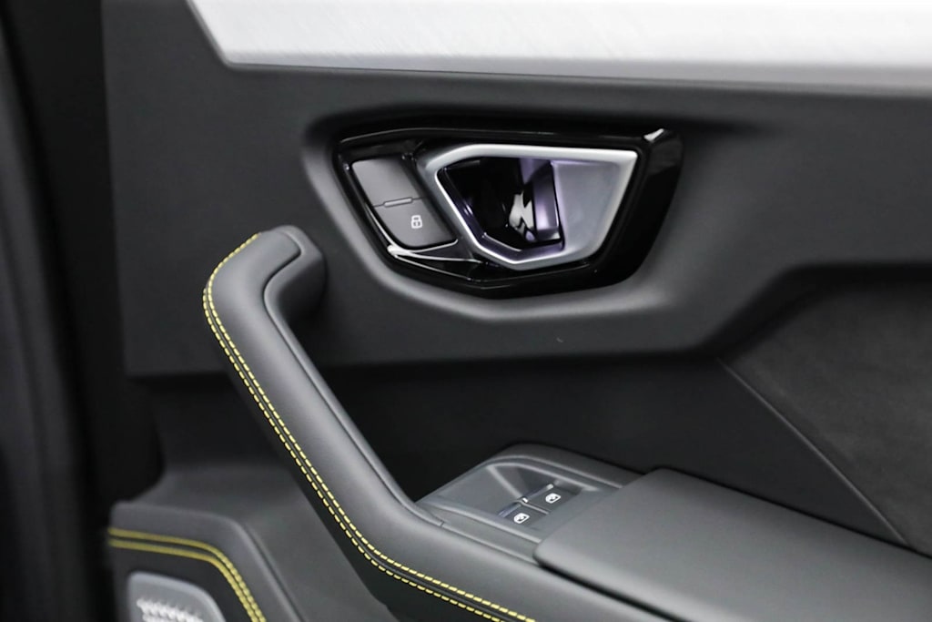 Thumbnail: 2022 Lamborghini Urus - 51