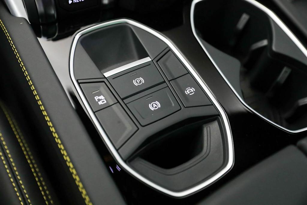 Thumbnail: 2022 Lamborghini Urus - 35