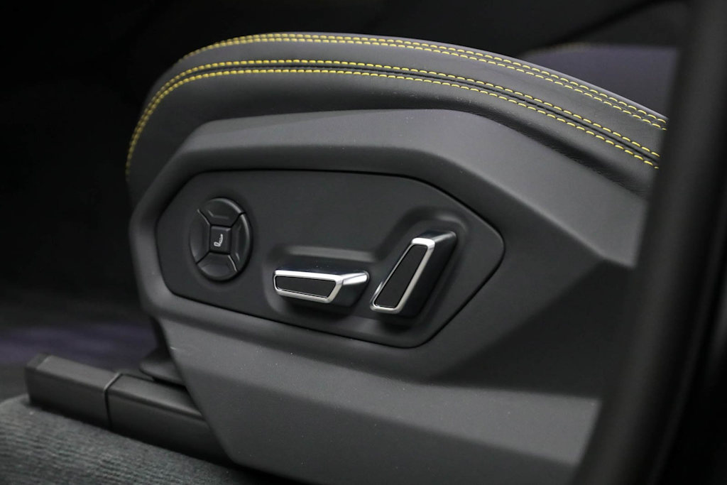 Thumbnail: 2022 Lamborghini Urus - 28