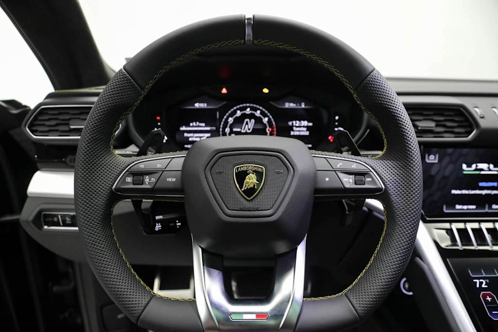 Thumbnail: 2022 Lamborghini Urus - 9