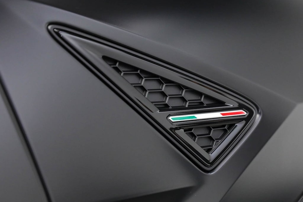 Thumbnail: 2022 Lamborghini Urus - 6