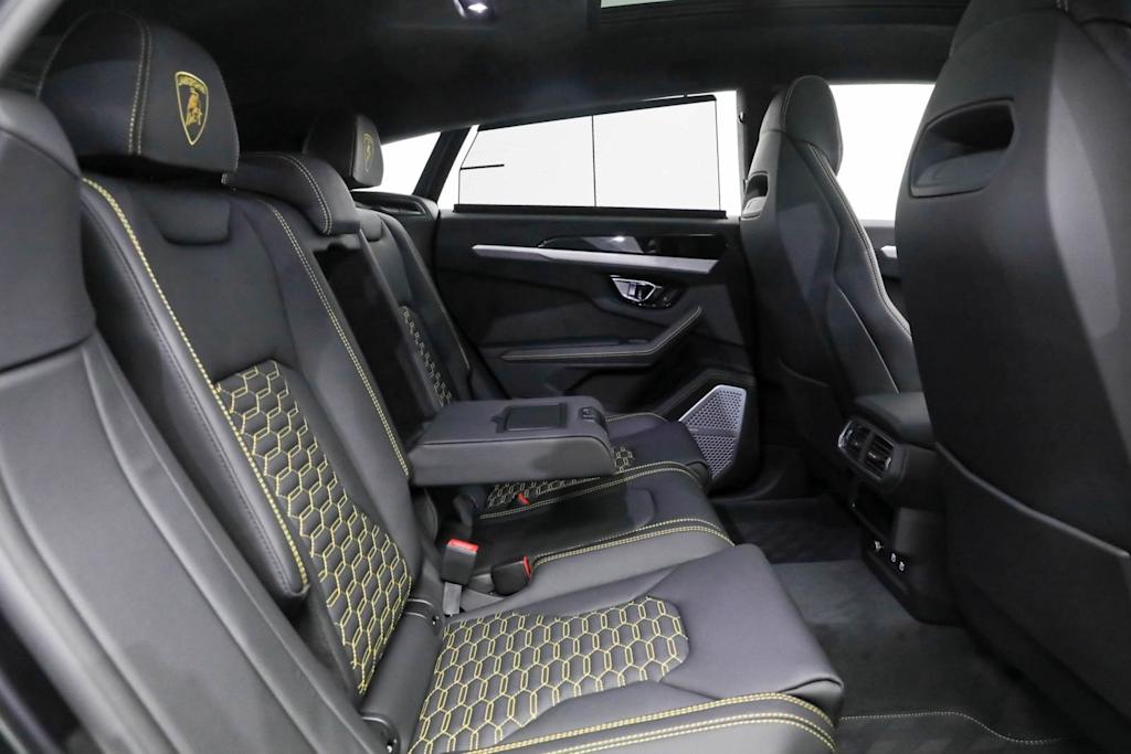 Thumbnail: 2022 Lamborghini Urus - 19