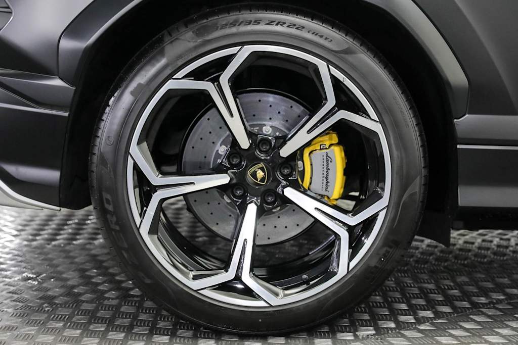 Thumbnail: 2022 Lamborghini Urus - 44