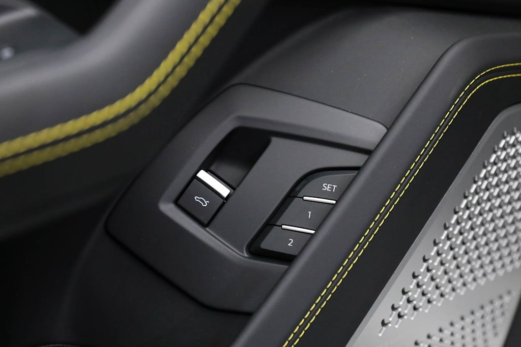 Thumbnail: 2022 Lamborghini Urus - 25