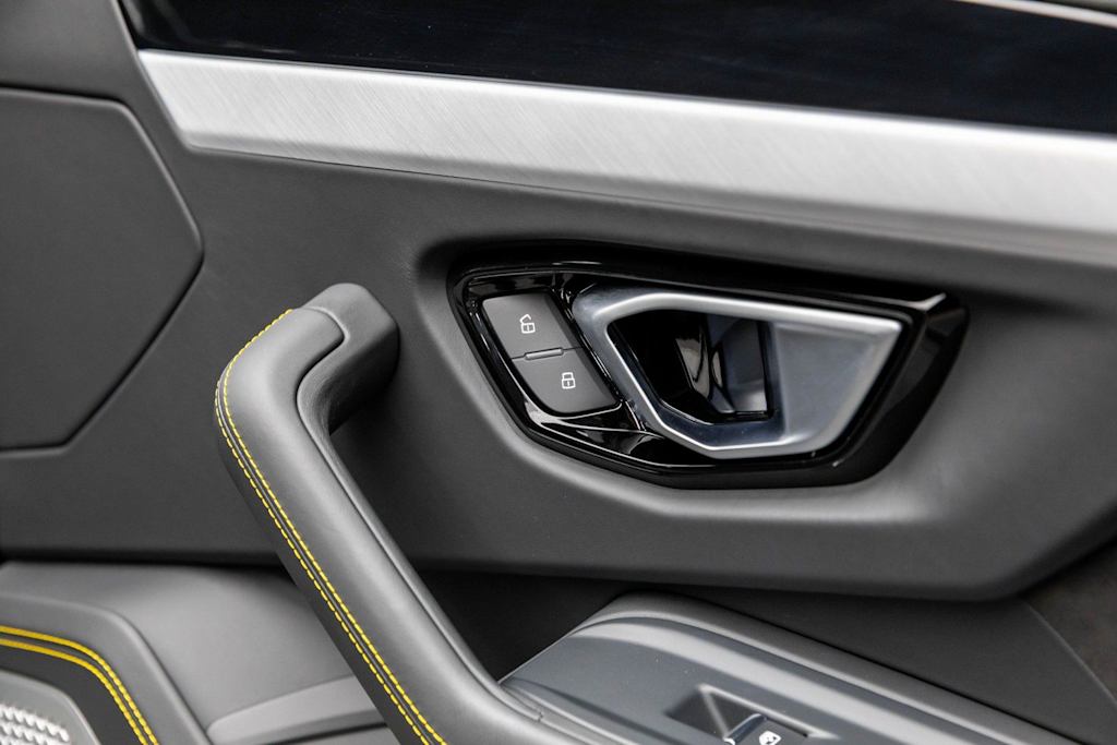 Thumbnail: 2022 Lamborghini Urus - 54