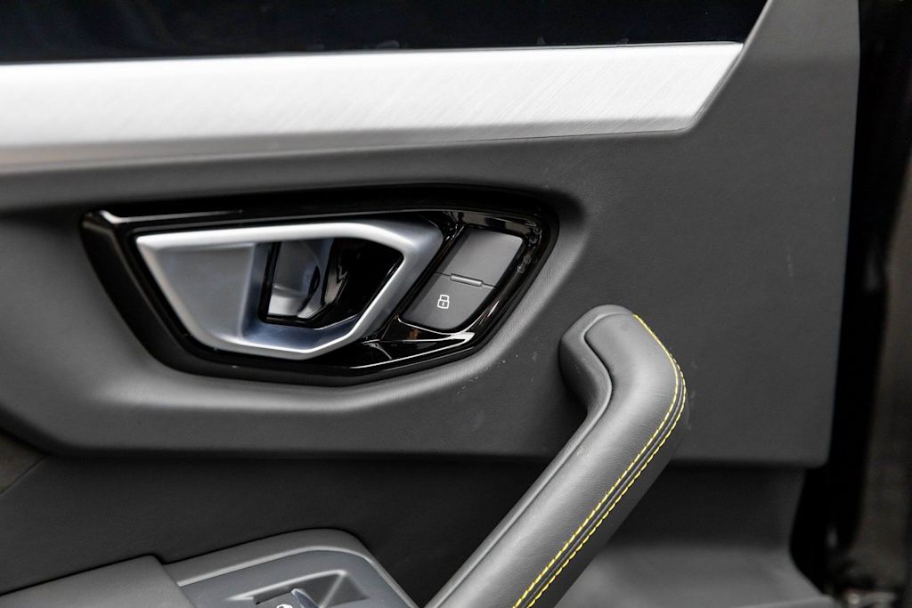 Thumbnail: 2022 Lamborghini Urus - 42