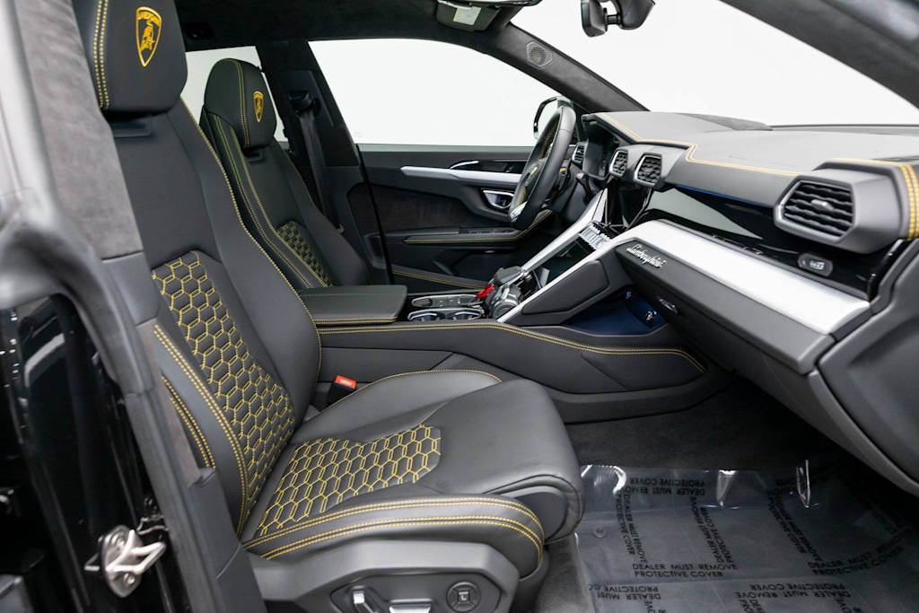 Thumbnail: 2022 Lamborghini Urus - 11