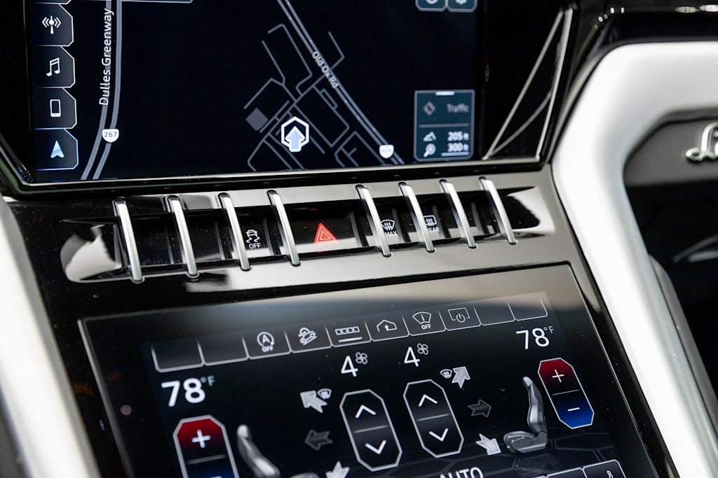 Thumbnail: 2022 Lamborghini Urus - 35