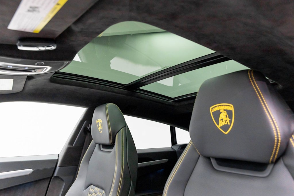 Thumbnail: 2022 Lamborghini Urus - 73