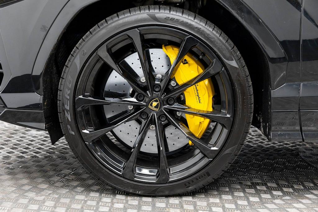 Thumbnail: 2022 Lamborghini Urus - 7