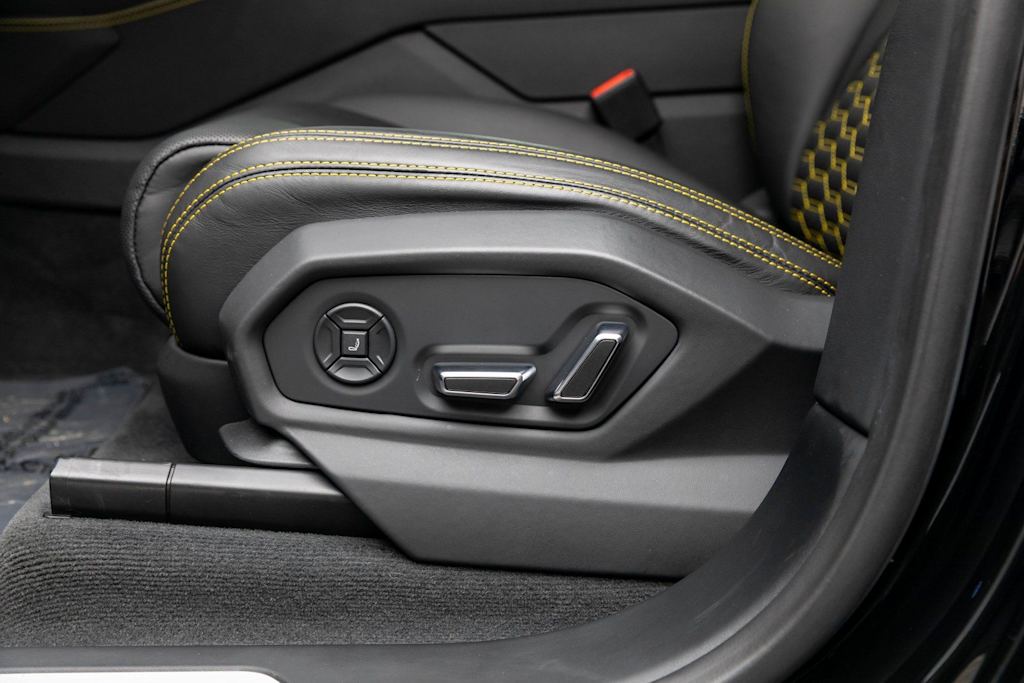 Thumbnail: 2022 Lamborghini Urus - 28