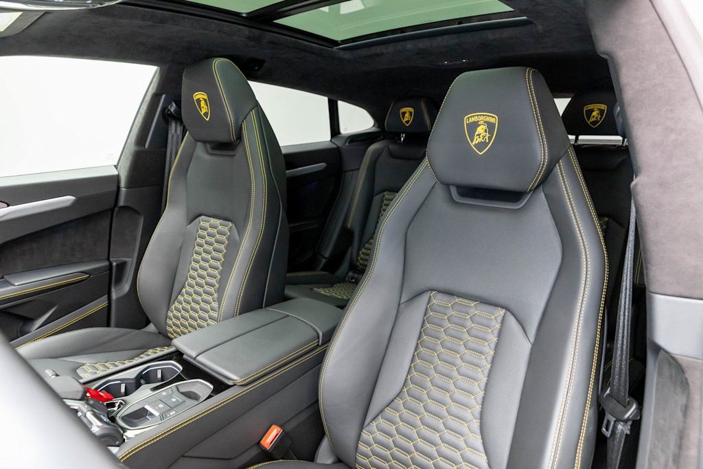 Thumbnail: 2022 Lamborghini Urus - 69