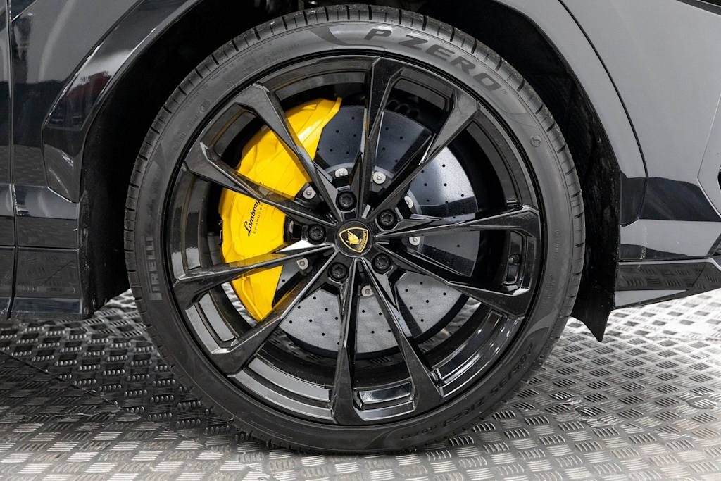 Thumbnail: 2022 Lamborghini Urus - 62