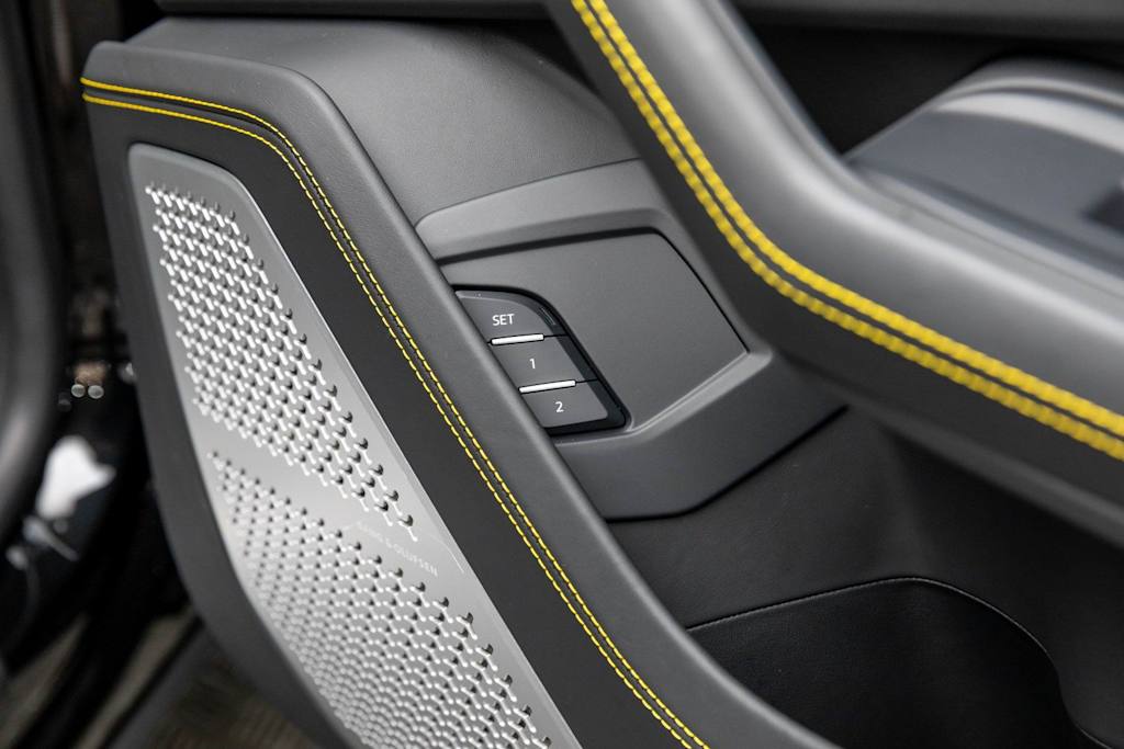 Thumbnail: 2022 Lamborghini Urus - 56