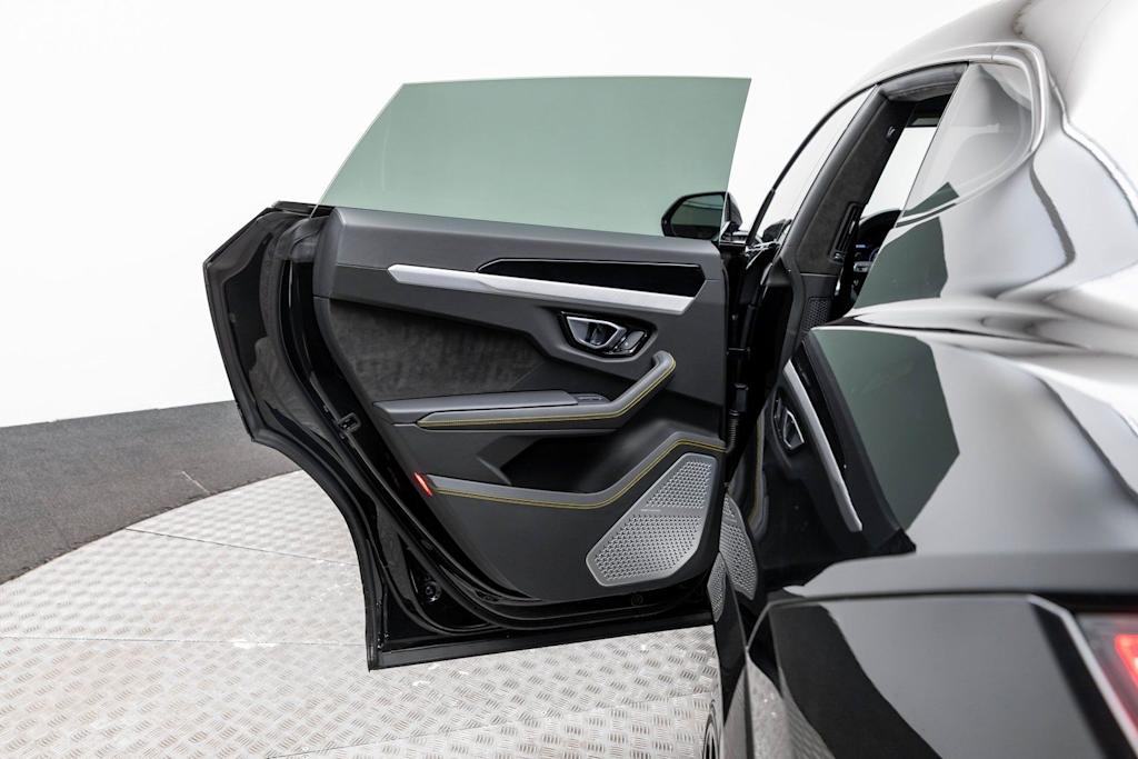 Thumbnail: 2022 Lamborghini Urus - 41