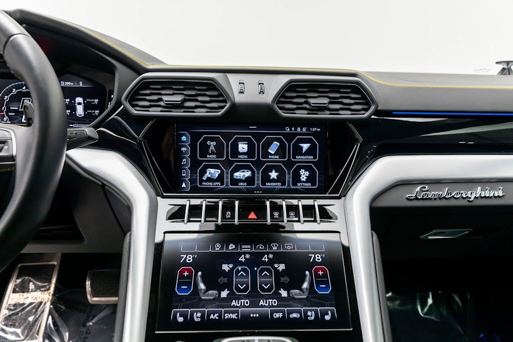 Thumbnail: 2022 Lamborghini Urus - 14