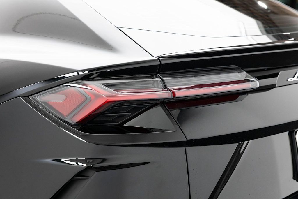 Thumbnail: 2022 Lamborghini Urus - 71