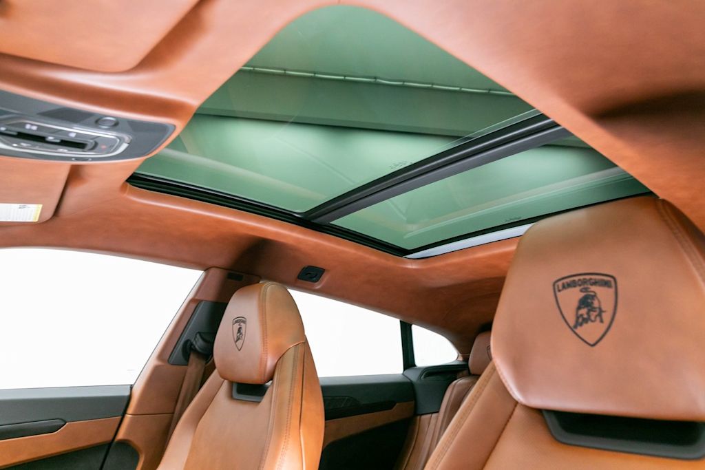 Thumbnail: 2022 Lamborghini Urus - 66