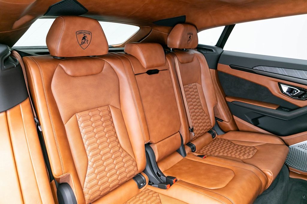 Thumbnail: 2022 Lamborghini Urus - 23