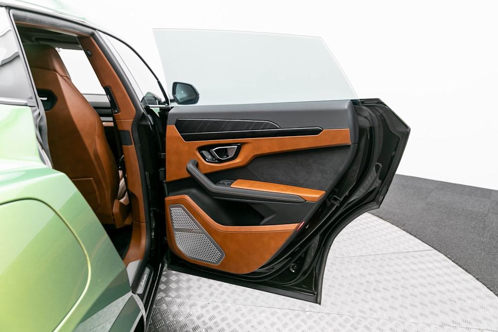 Thumbnail: 2022 Lamborghini Urus - 49