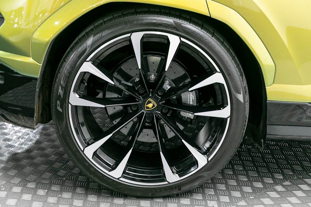 Thumbnail: 2022 Lamborghini Urus - 58