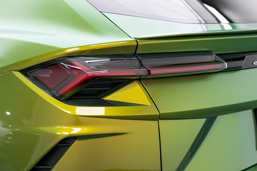 Thumbnail: 2022 Lamborghini Urus - 64