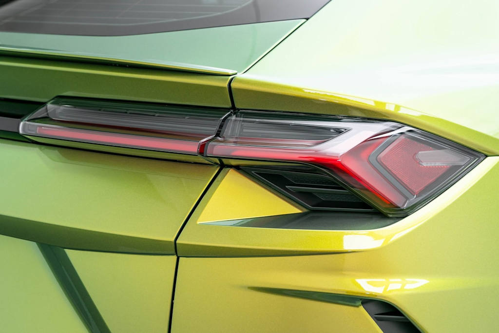 Thumbnail: 2022 Lamborghini Urus - 65