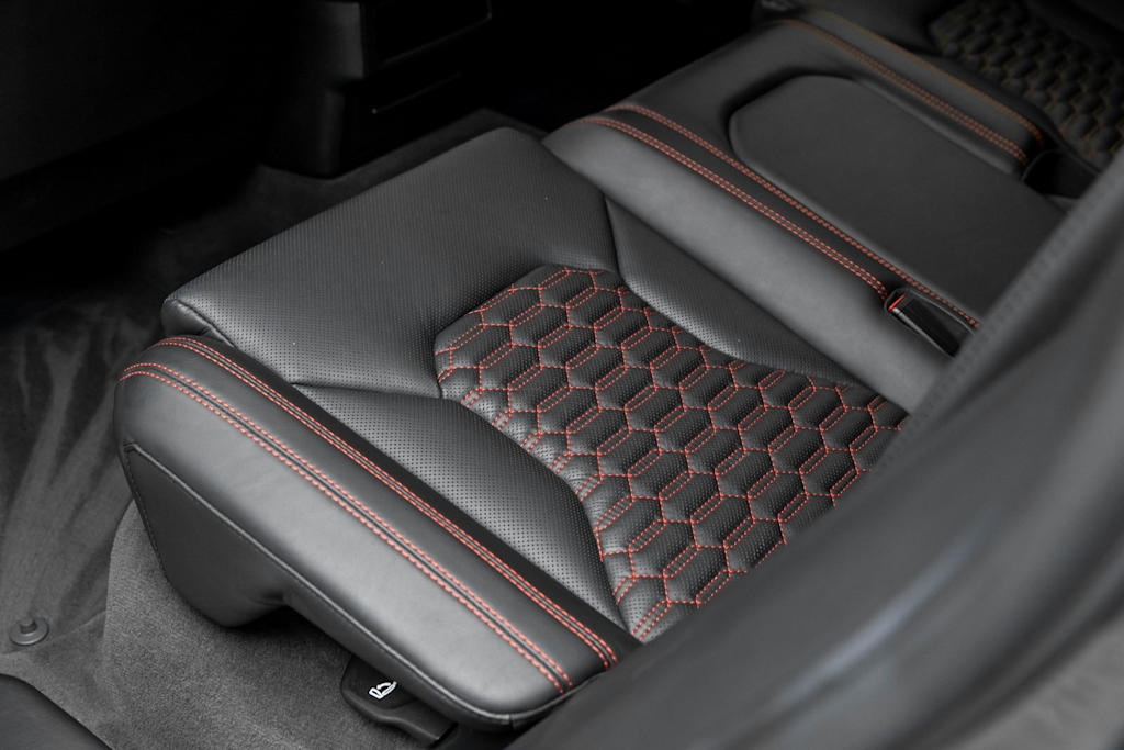 Thumbnail: 2019 Lamborghini Urus - 19