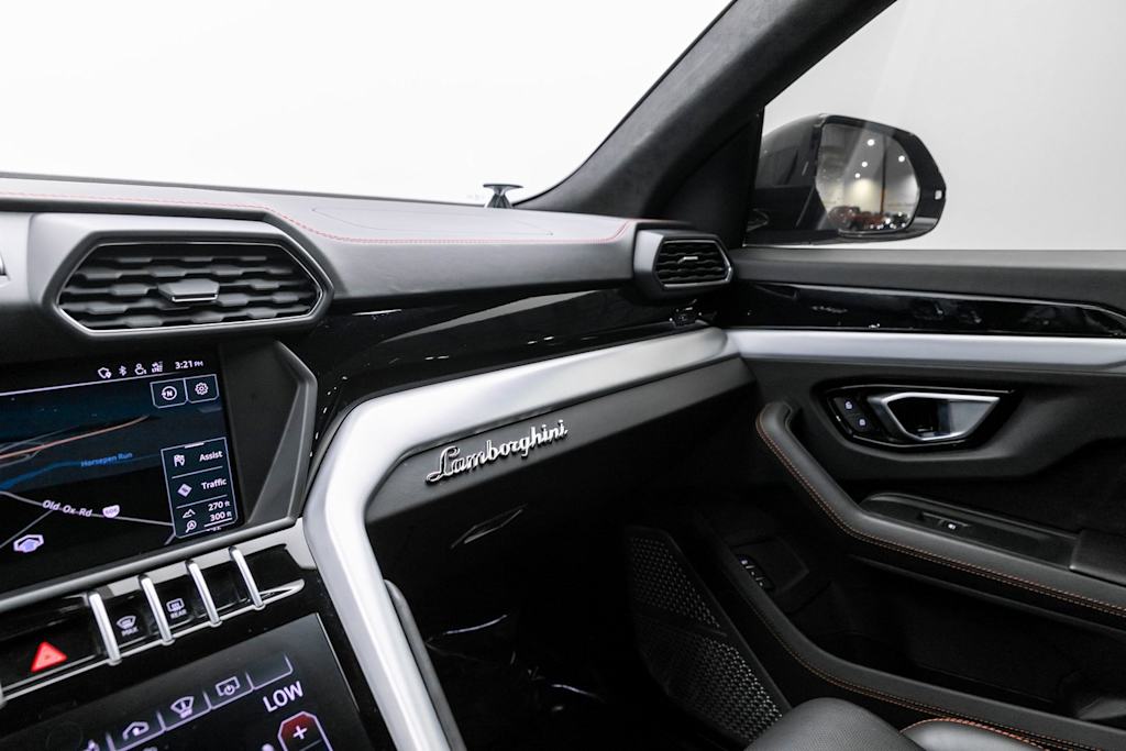 Thumbnail: 2019 Lamborghini Urus - 38