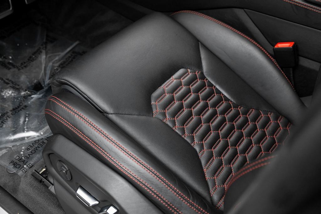 Thumbnail: 2019 Lamborghini Urus - 29