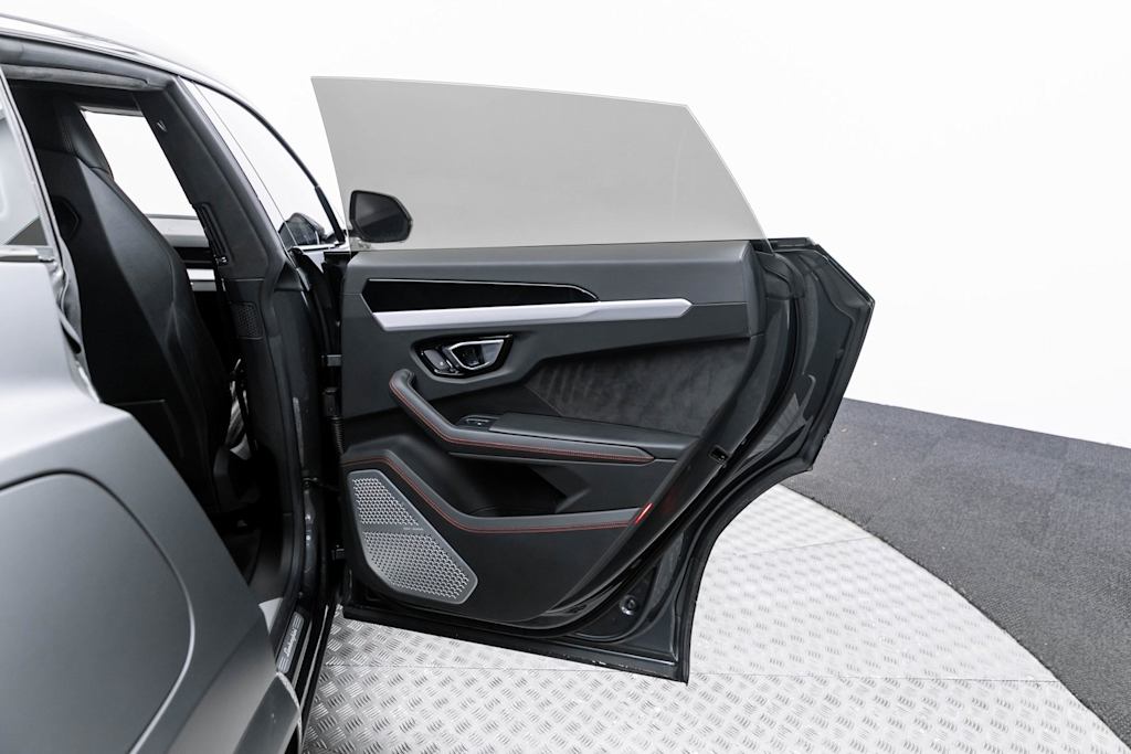 Thumbnail: 2019 Lamborghini Urus - 43
