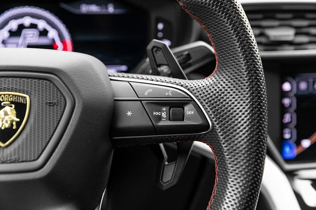 Thumbnail: 2019 Lamborghini Urus - 33