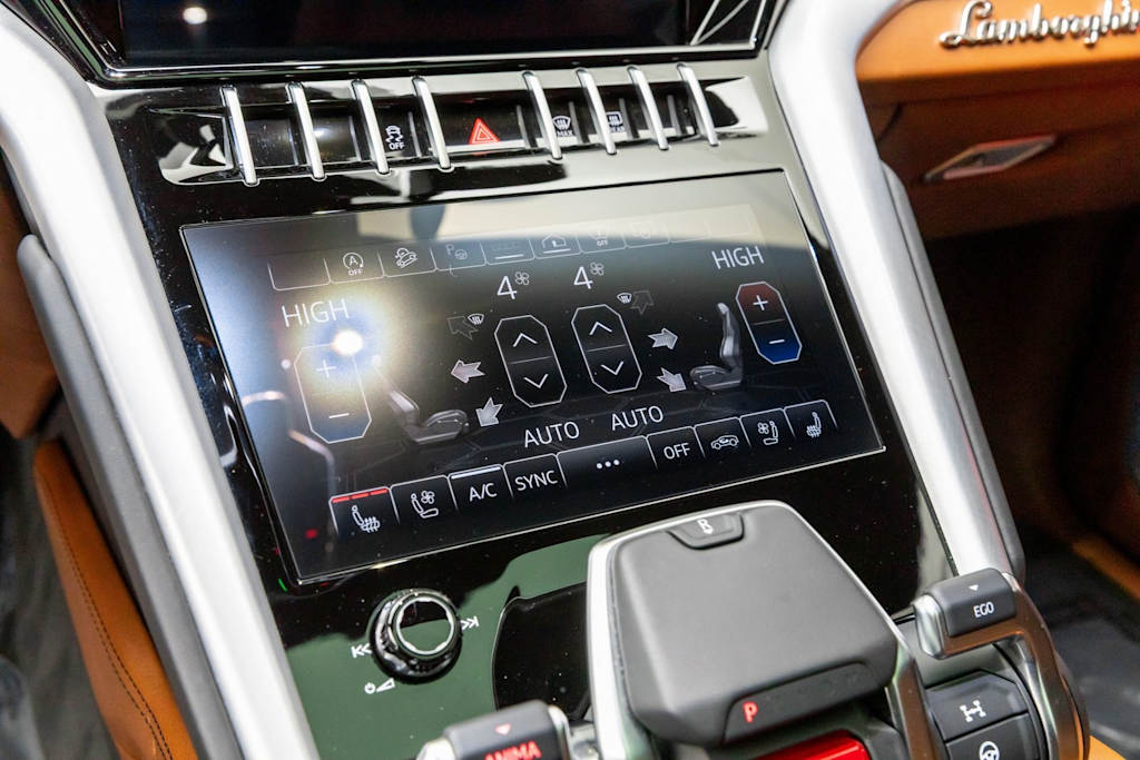 Thumbnail: 2022 Lamborghini Urus - 25