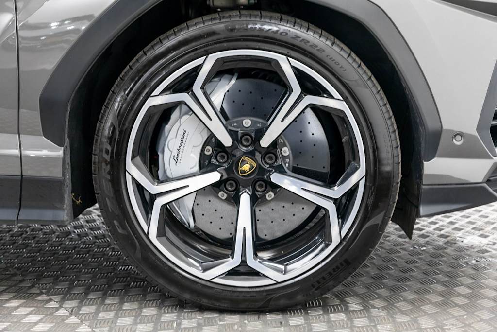 Thumbnail: 2022 Lamborghini Urus - 65