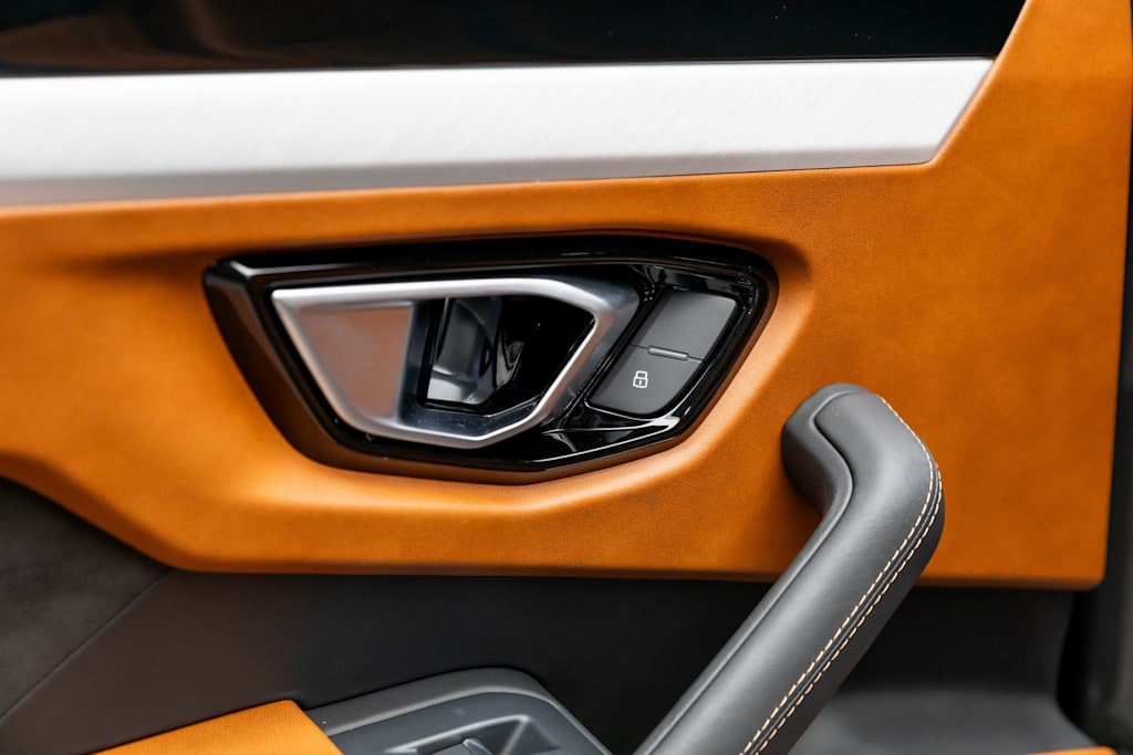 Thumbnail: 2022 Lamborghini Urus - 46