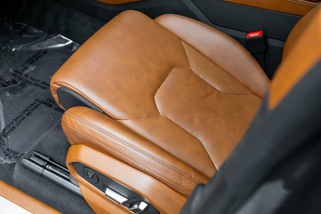 Thumbnail: 2022 Lamborghini Urus - 34