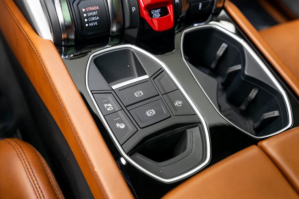 Thumbnail: 2022 Lamborghini Urus - 42